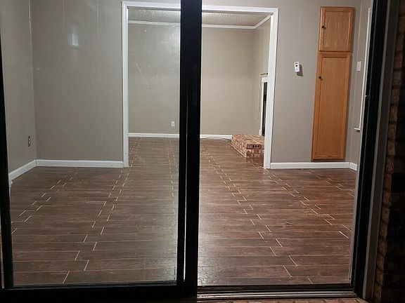 5th image of 2203 Brook Dr