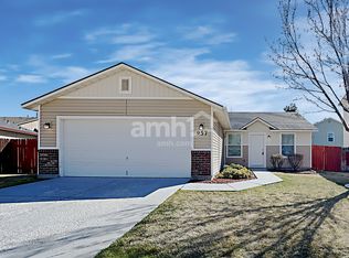 957 E Ensolarado St, Kuna, ID 83634