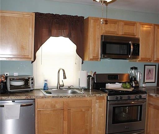 4th image of 82 James St