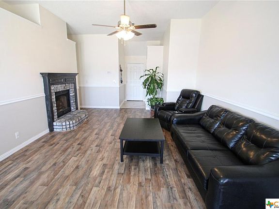2nd image of 3404 Christie Dr