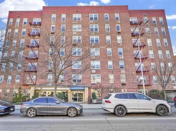 3185 Crescent St APT 608, Long Island City, NY 11106