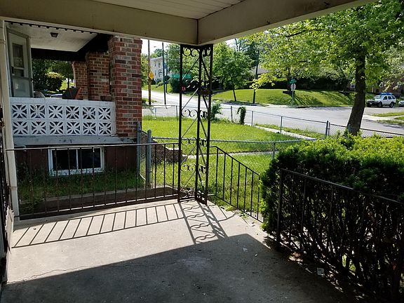 4th image of 3723 E 3rd St