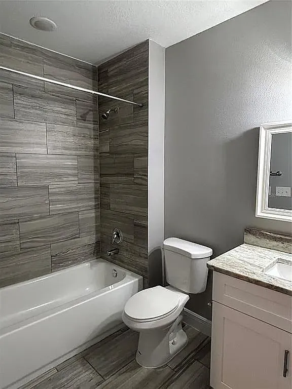 3 bed, 1112 sqft, $1,700 — Photo 2