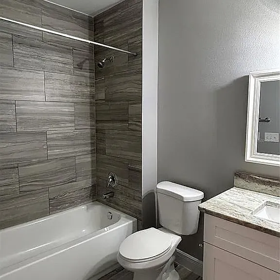 733 Lucaya Dr #B — Photo 3