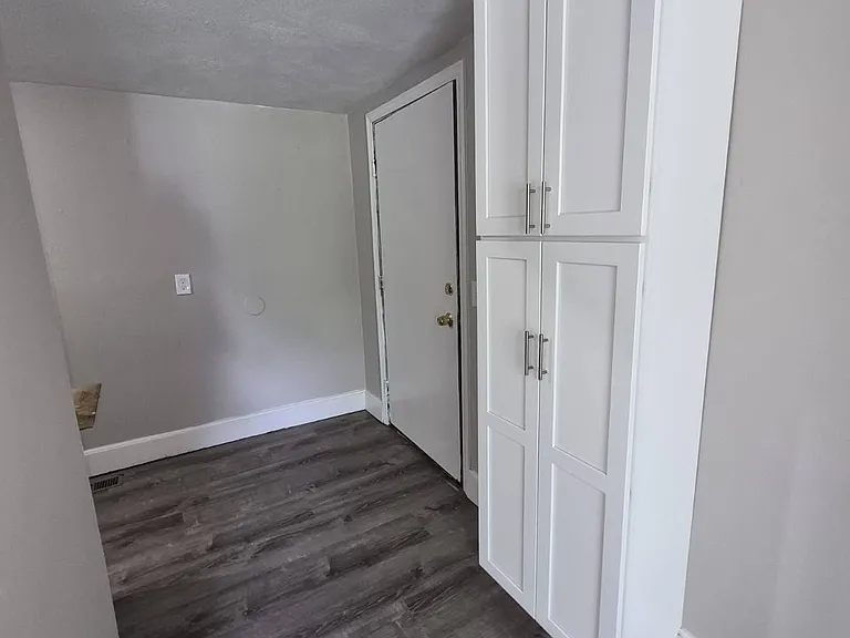 31 New London Ave #2 — Photo 2