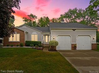 53020 Wolf Dr, Shelby Township, MI 48316