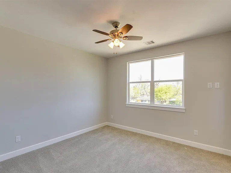 1815 Napa Creek Ln — Photo 38