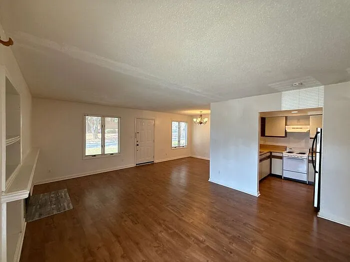 2 bed, 2.0 bath, 993 sqft, $1,395 — Photo 4