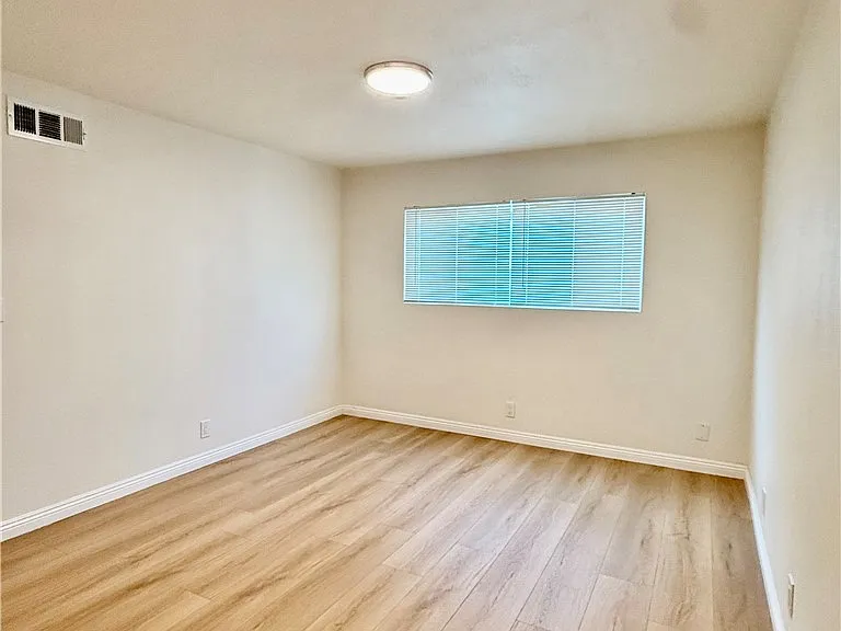 621 N Alhambra Ave — Photo 10