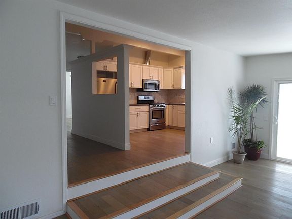 5th image of 5024 Parks Ave