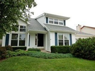 1095 Warwick Cir S, Hoffman Estates, IL 60169