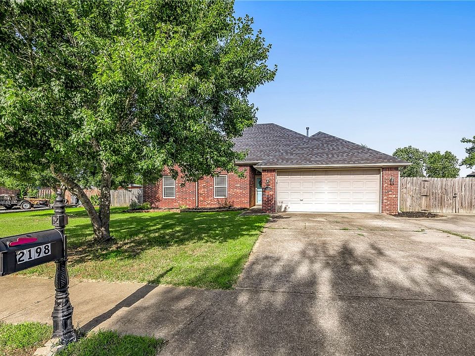 1st image of 2198 Meadowbrook Dr