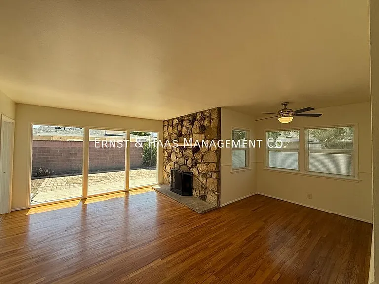 2862 Knoxville Ave — Photo 12
