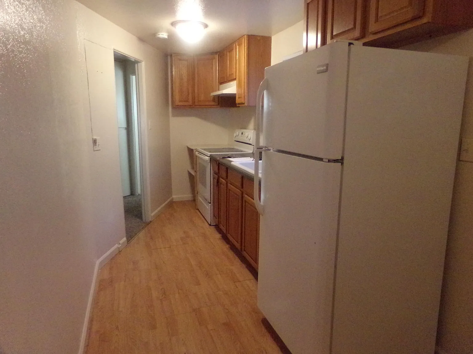 131 Oak St — Photo 2