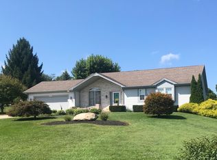1905 E Woodside Village Dr, Connersville, IN 47331