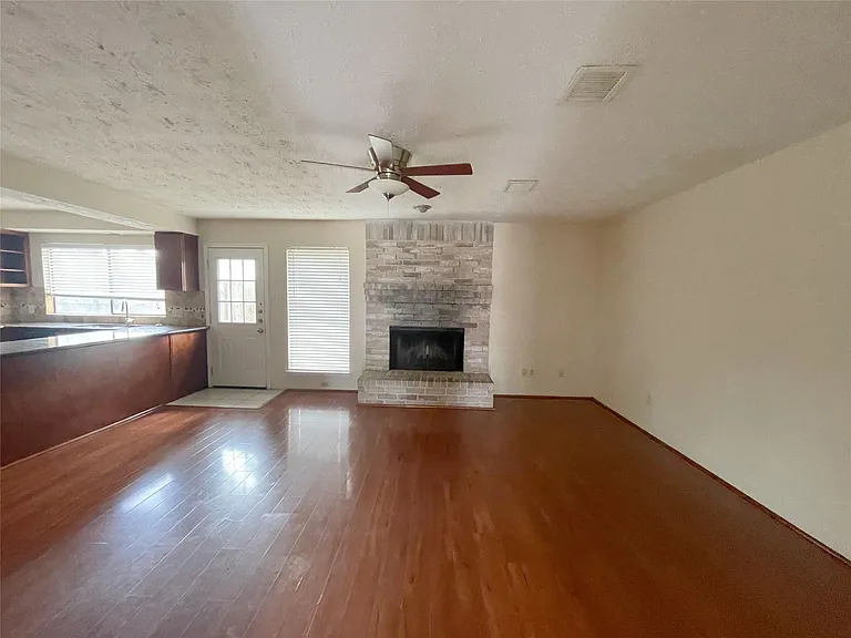 1907 Liberty Point Ln — Photo 6