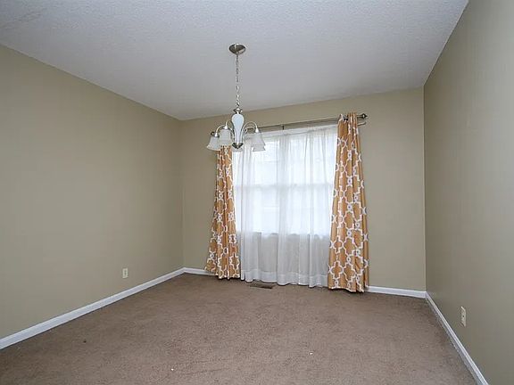 4th image of 508 Winchester Rd NE #508