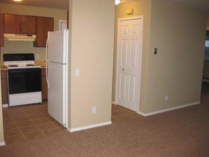 1st image of 1140 Winston Dr APT 1