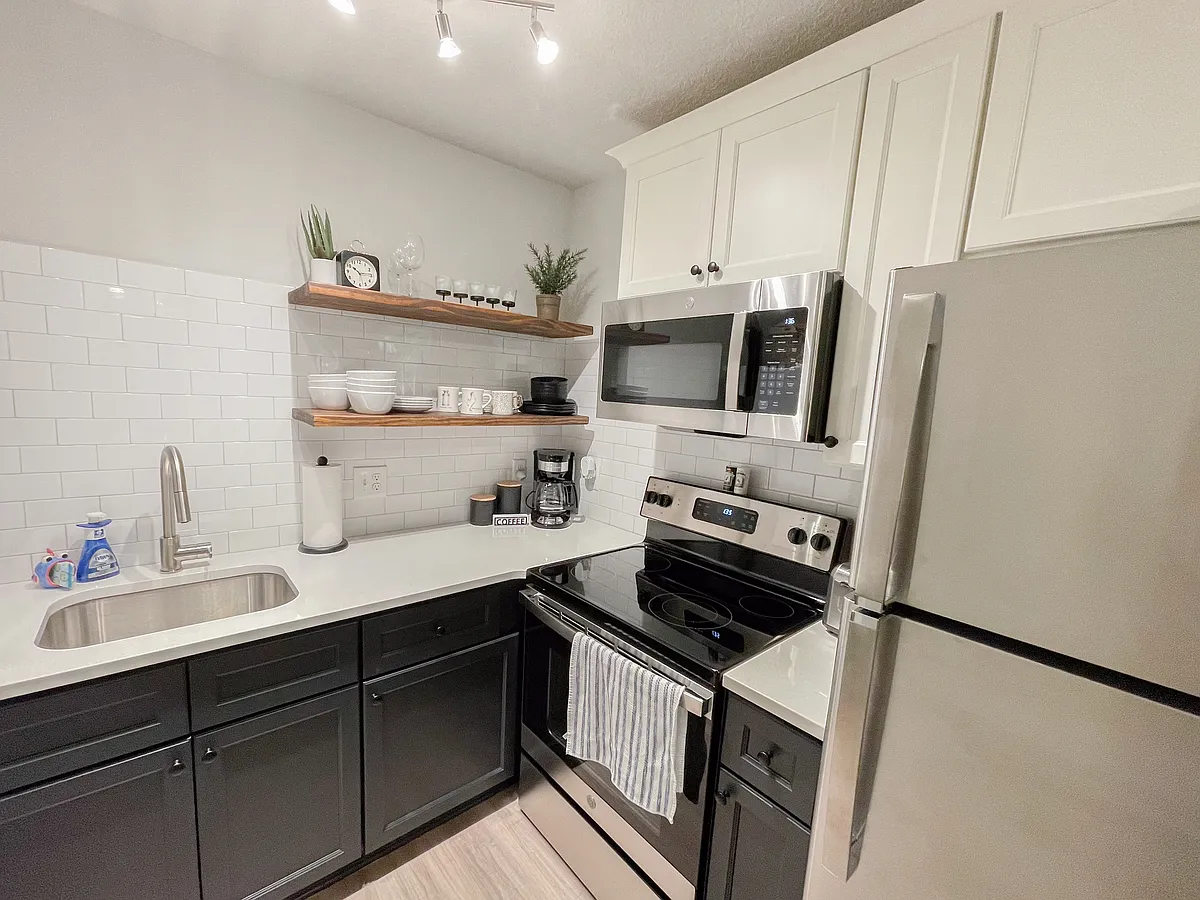 Building Photo - 3510 Finfeather Rd #101