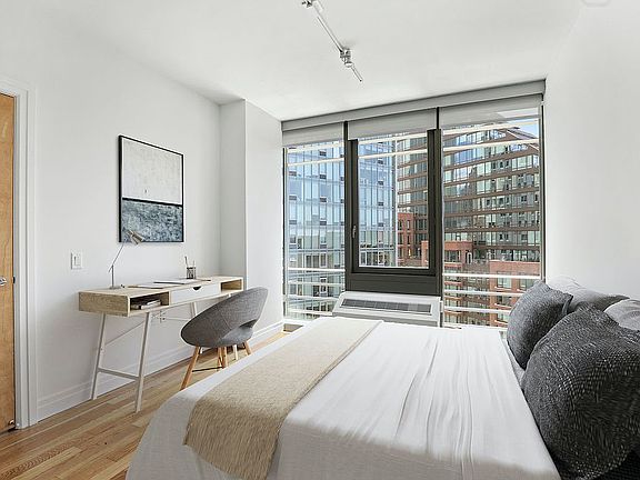 4th image of 550 W 54th St APT 1526