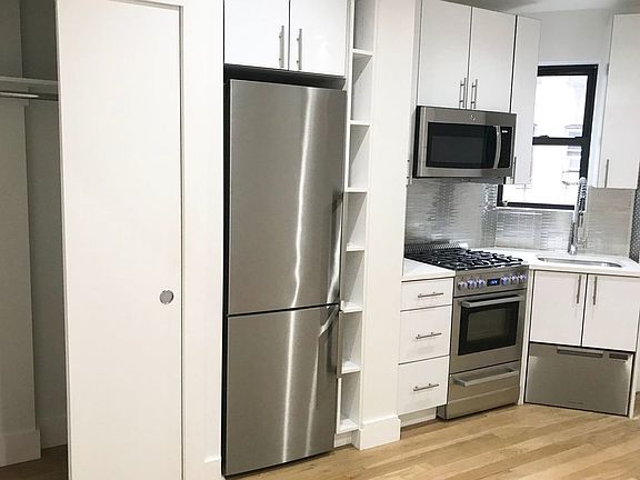2nd image of 211 Madison St APT 13