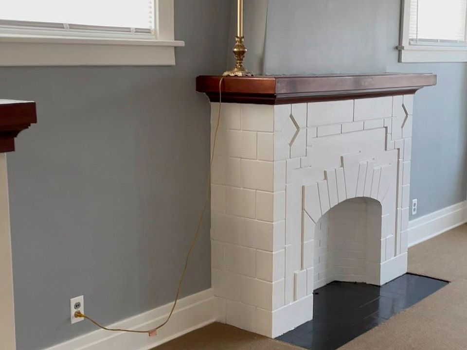1st image of 293 Hastings Ave #1