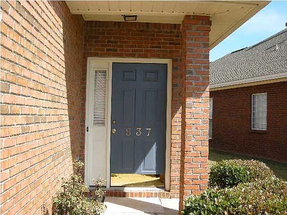 3rd image of 637 Somerset Dr
