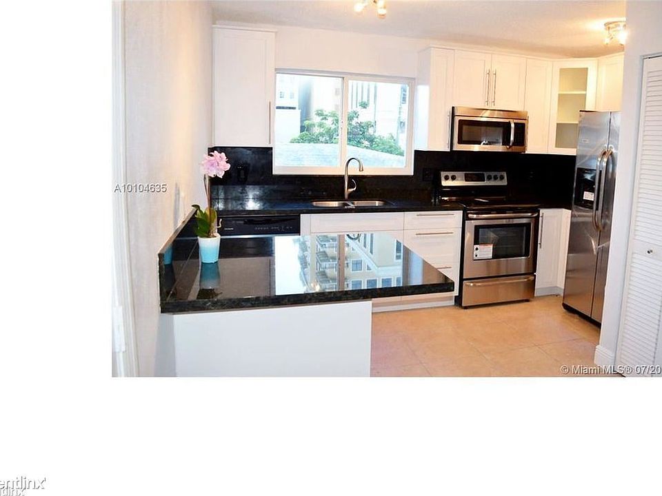 290 navarre ave 305