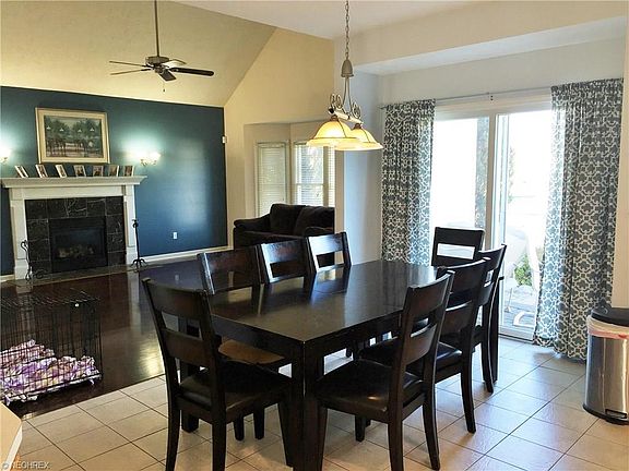 3rd image of 895 Red Tailed Ln