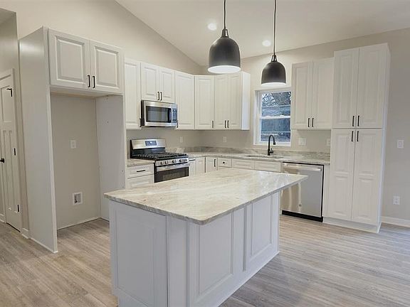 3rd image of 604 Olson Dr