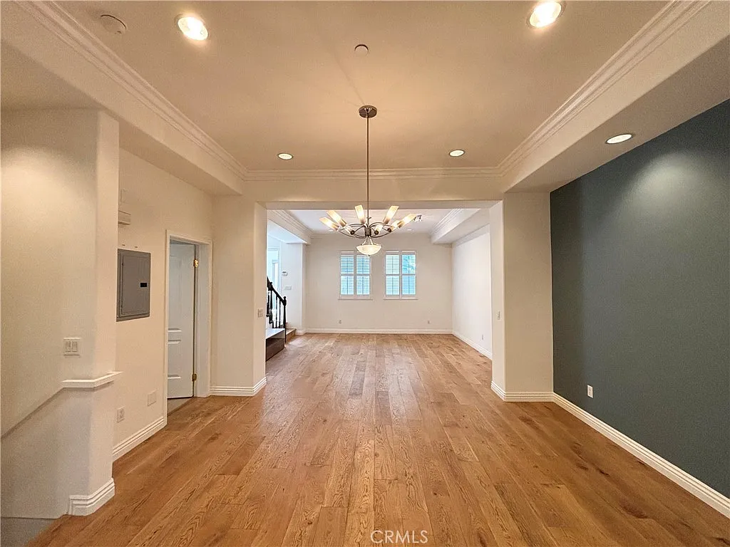 3 bed, 2.5 bath, 1600 sqft, $4,300 — Photo 3