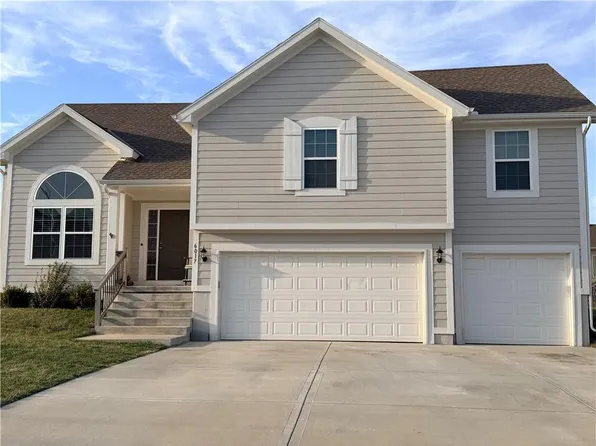 6017 NE 120th St, Kansas City, MO 64156