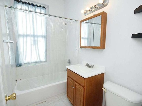 5th image of 4213 28th Ave APT A2