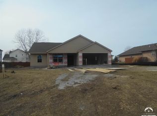 505 Flame Way, Baldwin City, KS 66006