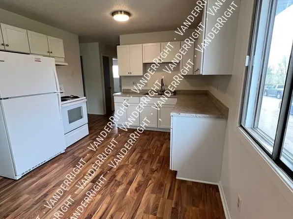 1209 S Cleveland Ave #2, Sioux Falls, SD 57103