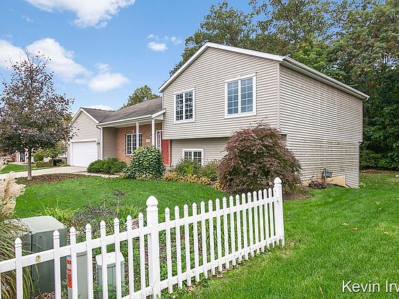 4th image of 1299 Millwood Dr NE