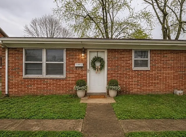 2 bed, $950 — Photo 1