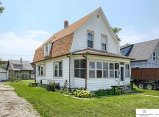2425 Templeton St, Omaha, NE 68111