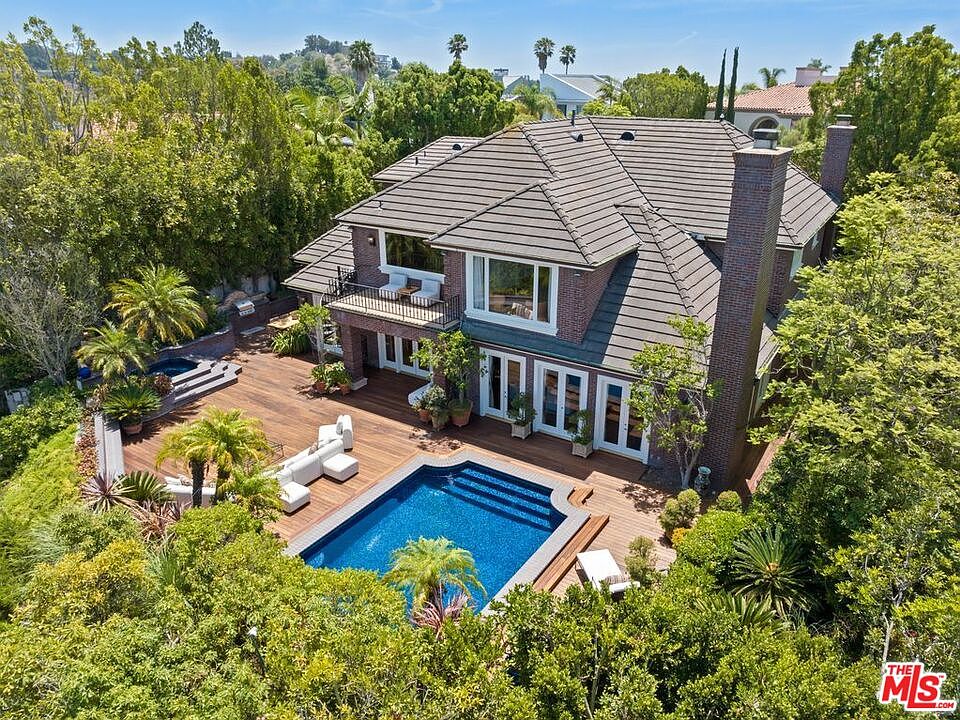 1st image of 12053 Crest Ct