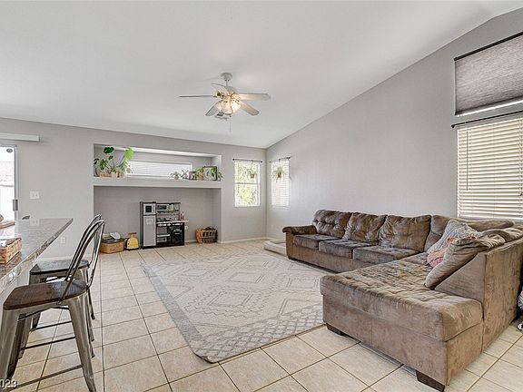5th image of 330 Violetta Ave