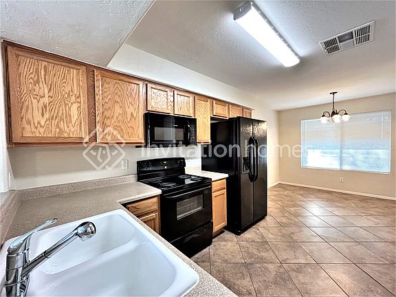 5th image of 1822 S 172nd Ln