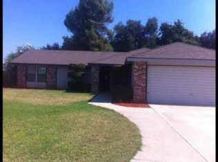 1332 Harvard Pl, Hanford, CA 93230