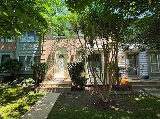 9606 Scotch Haven Dr, Vienna, VA 22181
