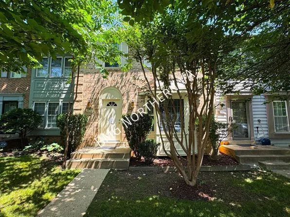 9606 Scotch Haven Dr, Vienna, VA 22181