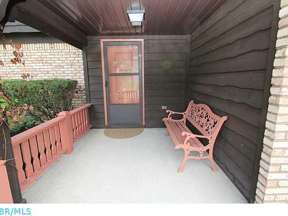 3rd image of 9941 Stratford St NW