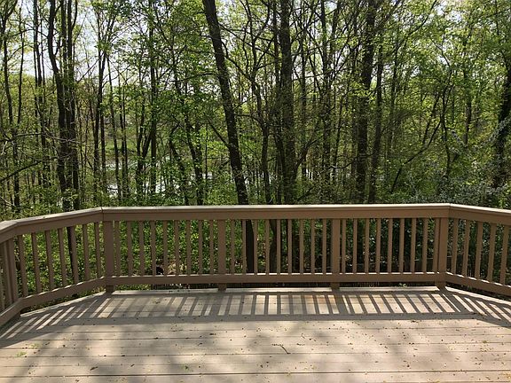 3rd image of 5360 Gainsborough Dr