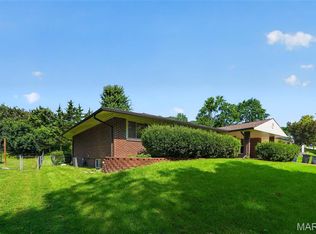1939 Pickfair Dr, Saint Louis, MO 63146