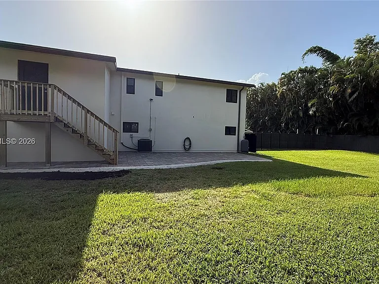 10751 SW 48th St — Photo 23