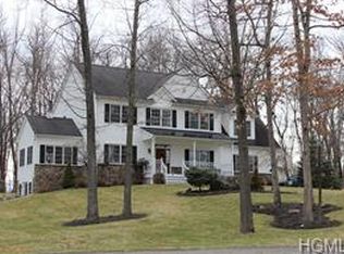 8 Sunflower Ct, Hopewell Junction, NY 12533