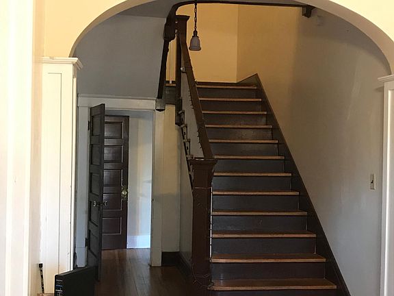 2nd image of 120 Yeardley Ave